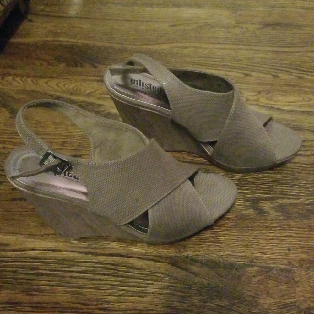 Wedge heels